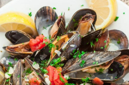 Vẹm xanh xốt rượu bơ chanh