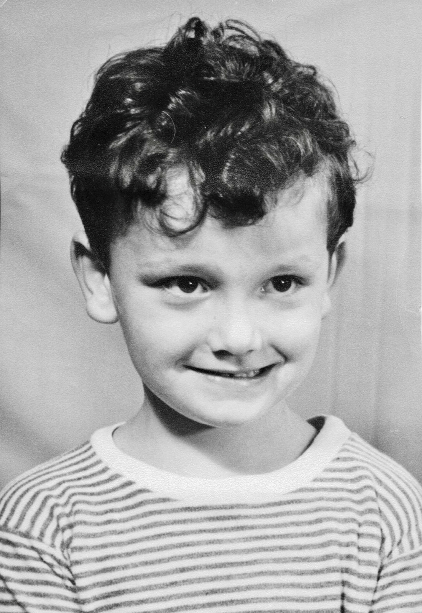 Ông Howard thuở nhỏ. (Ảnh: SWNS)