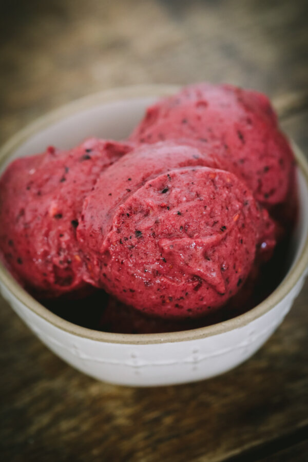 Việt quất và quả nam việt quất chứa nhiều quercetin, thực phẩm chống viêm đặc biệt tốt đối với những bệnh nhân dị ứng theo mùa. (Ảnh cung cấp bởi Donna Schwenk)