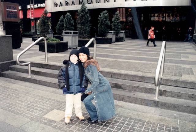 Cô Rey cùng cậu bé Joseph. (Ảnh: Đăng dưới sự cho phép của cô Jessica Rey)