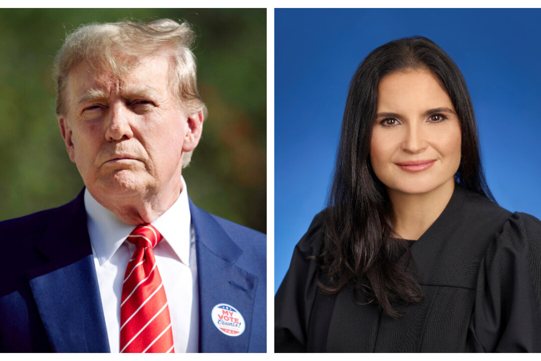 (Ảnh bên trái) Cựu Tổng thống Donald Trump. (Ảnh bên phải) Thẩm phán Địa hạt Liên bang Aileen Cannon. (Ảnh: Joe Raedle/Getty Images; Địa hạt Liên bang phía Nam của Florida)