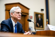 Tổng Chưởng lý Merrick Garland làm chứng trong phiên điều trần của Ủy ban Tư pháp Hạ viện tại Hoa Thịnh Đốn, hôm 04/06/2024. (Ảnh: Allison Bailey/Middle East Images qua AFP)