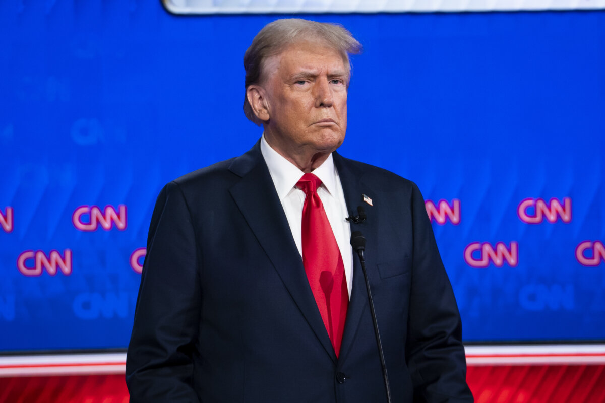 Cựu Tổng thống Donald J. Trump trong cuộc tranh biện tổng thống với Tổng thống Joe Biden ở Atlanta, Georgia, hôm 27/06/2024. (Ảnh: Madalina Vasiliu/The Epoch Times)