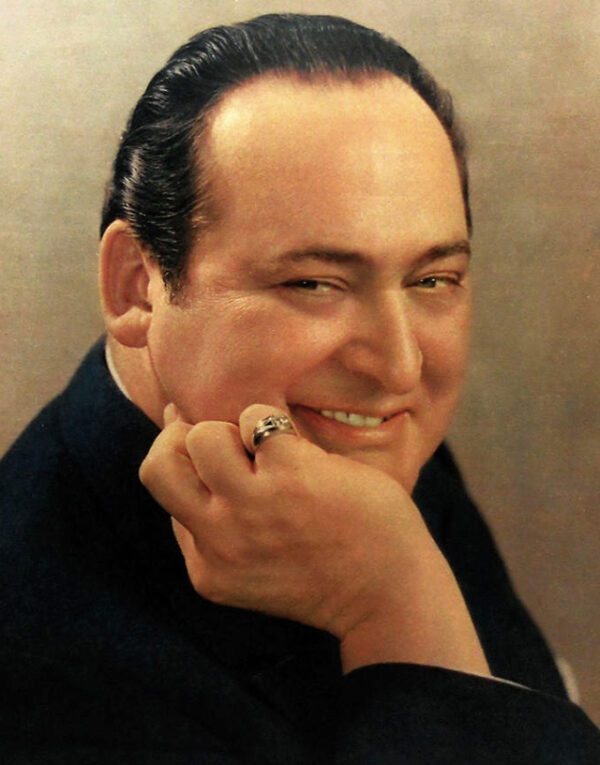 Tài tử Edward Arnold vào vai chủ đường sắt bất lương, tàn ác Jim Knox trong bộ phim “Let Freedom Ring” (Hãy Để Tự Do Reo Vang). Bức ảnh này đăng trên tờ New York Sunday News vào năm 1941. (Ảnh: Tư liệu công cộng)