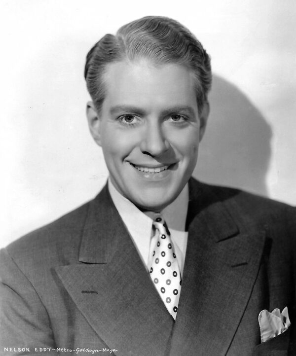Ông Nelson Eddy trong một bức ảnh quảng bá năm 1935, vào vai người anh hùng Steve Logan trong bộ phim “Let Freedom Ring” (Hãy Để Tự Do Reo Vang) (Ảnh: Tư liệu công cộng)