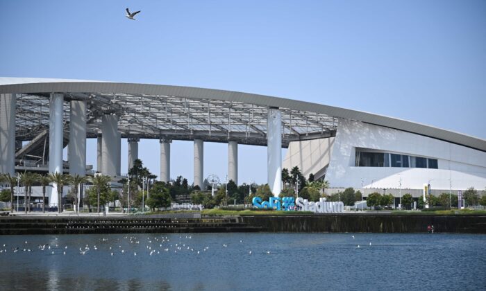 Khu phức hợp Sân vận động SoFi được FIFA công bố là địa điểm dành cho World Cup 2026 của thành phố đăng cai Los Angeles, ở Inglewood, California, ngày 16/06/2022. (Ảnh: Patrick T. Fallon/Getty Images)