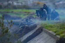 Một nhóm sản xuất của loạt phim truyền hình CBS “SEAL Team” quay một cảnh tại Căn cứ Thủy quân lục chiến Pendleton, California, vào ngày 14/01/2019. (Ảnh của lực lượng Thủy quân lục chiến Hoa Kỳ do Lance Cpl. Drake Nickels chụp/Tư liệu công cộng)