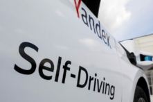 Một chiếc xe hơi tự hành tại một sự kiện ở Moscow, Nga, vào ngày 27/05/2020. (Ảnh: Shamil Zhumatov/Reuters)