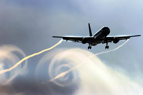 Chuyên gia nói rằng mọi người không nên quá lo lắng về tình trạng nhiễu loạn của phi cơ khi đang bay. Ảnh minh họa. (Ảnh: Shutterstock)