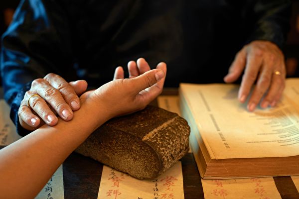 [Cổ đạo nhân sinh] Sinh hay tử là do mệnh, không phải do thầy thuốc