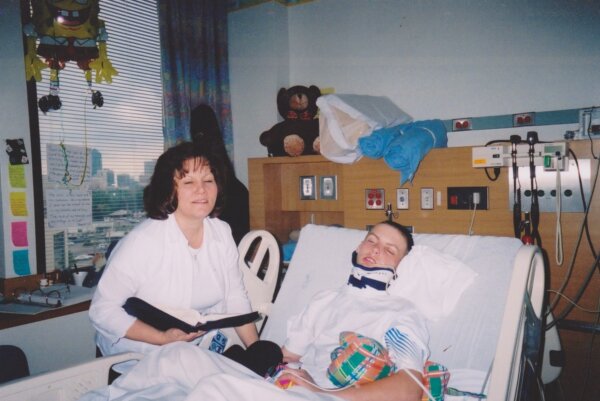 Will và mẹ anh, Denise Boggs. (Ảnh được đăng với sự cho phép của anh Will Boggs)