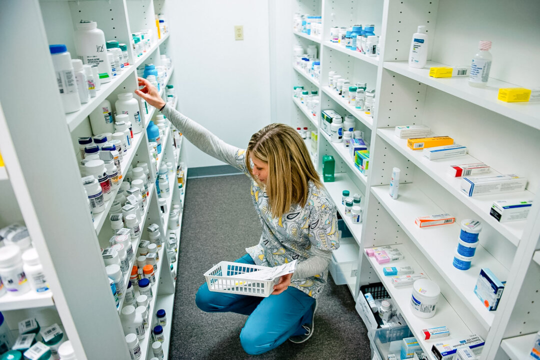 Công cụ theo dõi: Giá thuốc tăng gần 40% trong thập niên qua, vượt qua tỷ lệ lạm phát