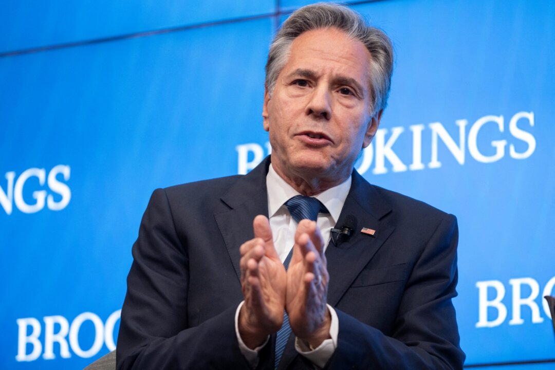 Ngoại trưởng Hoa Kỳ Antony Blinken nói trong một cuộc thảo luận về chính sách đối ngoại tại Viện Brookings ở Hoa Thịnh Đốn hôm 1/7/2024. (Ảnh: Roberto Schmidt/AFP qua Getty Images)