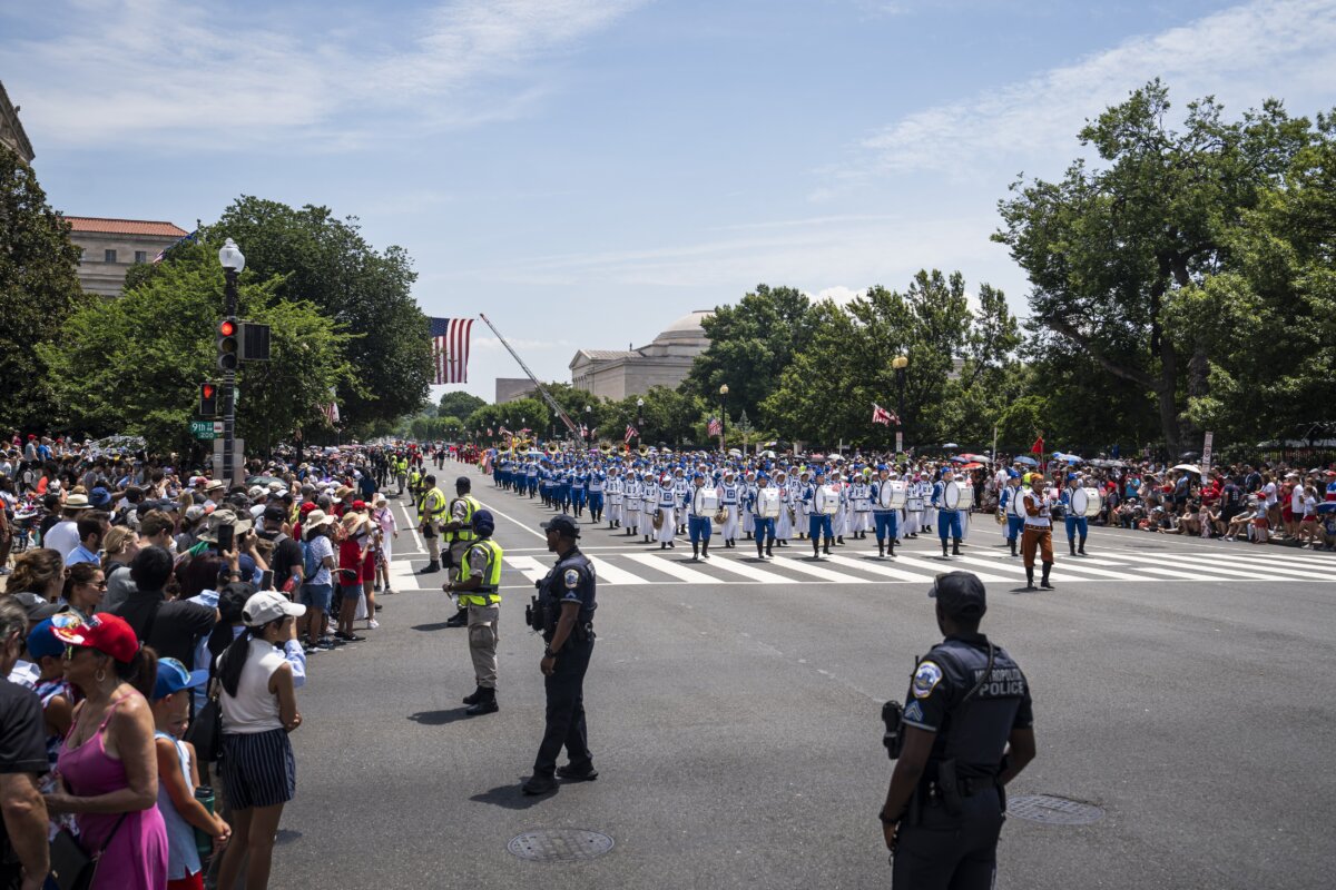 Thiên quốc Nhạc đoàn trong cuộc diễn hành Ngày Độc Lập Quốc gia ở Hoa Thịnh Đốn, hôm 04/07/2024. (Ảnh: Madalina Vasiliu/The Epoch Times)