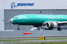 Một phi cơ Boeing 737 Max 8 hạ cánh sau chuyến bay thử nghiệm tại Boeing Field ở Seattle vào ngày 10/04/2019. (Ảnh: Ted S. Warren/AP Photo)