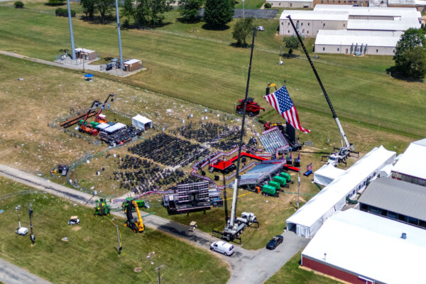 Địa điểm trong quá trình cảnh sát điều tra vụ nổ súng tại một cuộc vận động tranh cử của ứng cử viên tổng thống Đảng Cộng Hòa và là cựu Tổng thống Donald Trump, ở Butler, Pennsylvania, hôm 14/07/2024. (Ảnh: Carlos Osorio/Reuters)