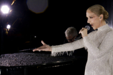 Ca sỹ Celine Dion biểu diễn tại lễ khai mạc Thế vận hội Paris 2024